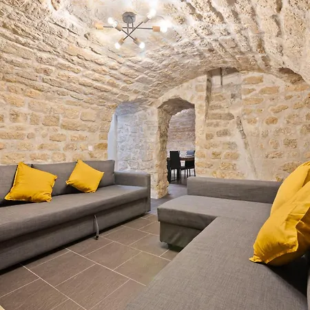 Splendid Quartier Palais Royal Free Netflix