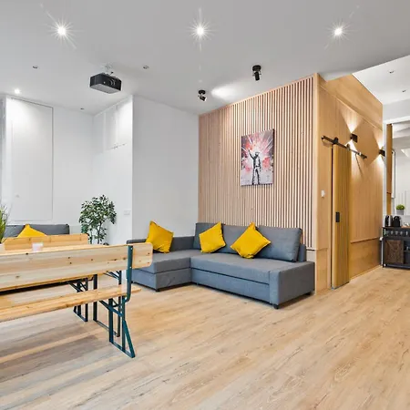 Splendid Quartier Palais Royal Free Netflix