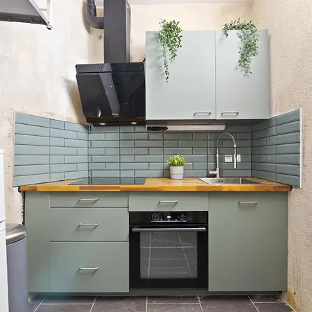 Splendid Quartier Palais Royal Free Netflix