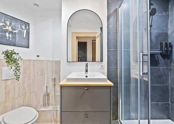 Splendid Quartier Palais Royal Free Netflix